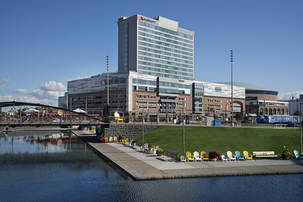 Buffalo Marriott Hotel Exterior